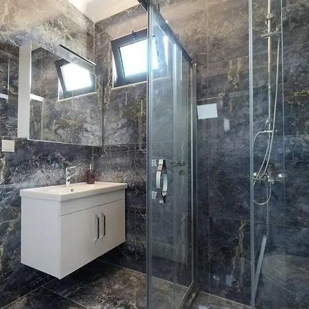 3+1 Kalkanda 6 Kisilik Denize Yakin Daire Apartment