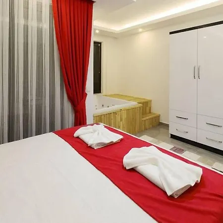 Apartment 3+1 Kalkanda 6 Kisilik Denize Yakin Daire Kas